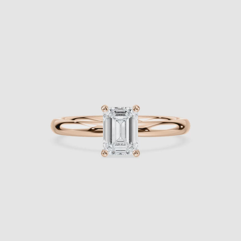 Emilia Solitaire Verlobungsring – Smaragdschliff – Roségold – Video
