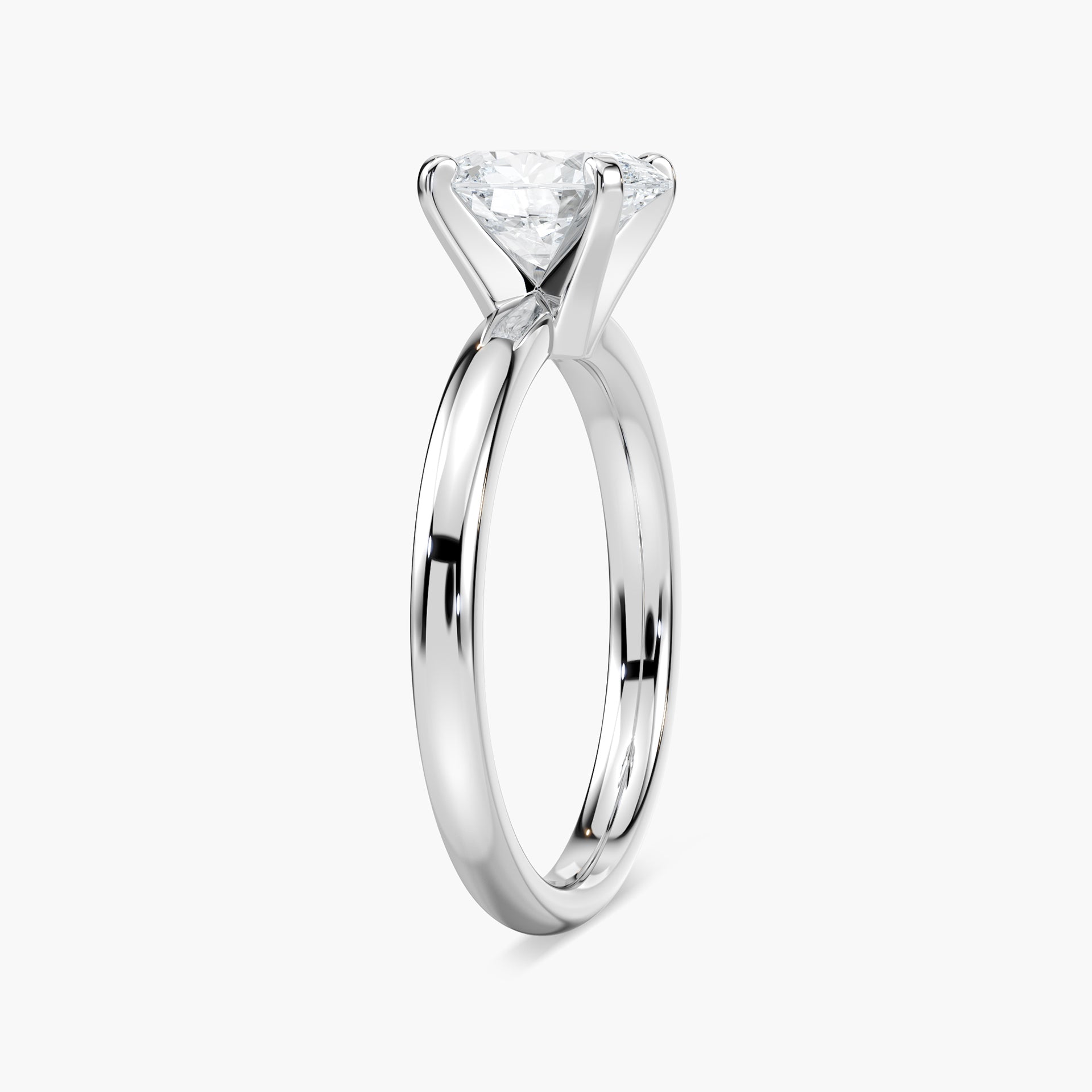 Emilia Solitaire Verlobungsring Ovaler Schliff Seitenansicht – Lovea
